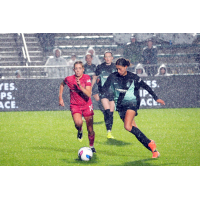 Sofia Cook of Gotham FC (right) vs. the North Carolina Courage