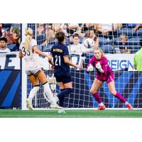Seattle Reign FC goalkeeper Claudia Dickey