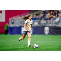 Seattle Reign FC midfielder Sally Menti