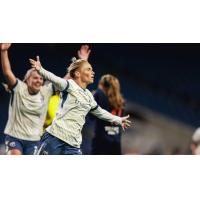 Seattle Reign FC midfielder Jess Fishlock