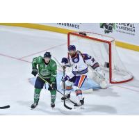 Florida Everblades forward Kyle Penney in front of the Orlando Solar Bears goal
