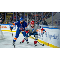 Springfield Thunderbirds forward Aleksanteri Kaskimäki (right)