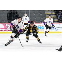 Wheeling Nailers forward Connor Lockhart (center) vs. the Reading Royals
