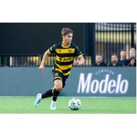 Pittsburgh Riverhounds SC midfielder Robbie Mertz