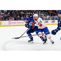 Syracuse Crunch battle the Laval Rocket