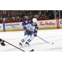 Syracuse Crunch center Conor Geekie vs. the Lehigh Valley Phantoms