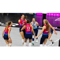 Omaha Supernovas celebrate on the court