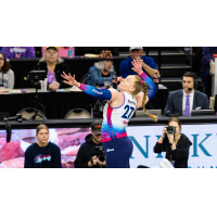 Omaha Supernovas opposite hitter Emily Londot