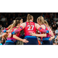 Emily Londot huddles with the Omaha Supernovas