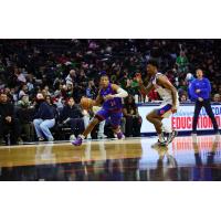 Delaware Blue Coats guard Kennedy Chandler on the drive