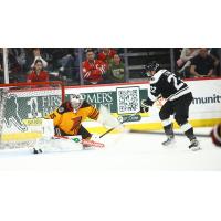 Indy Fuel's Mitchell Weeks versus Wichita Thunder's Michal Stínil