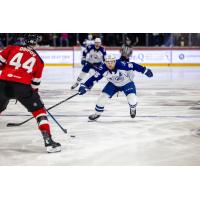 Syracuse Crunch center Dylan Duke vs. the Utica Comets