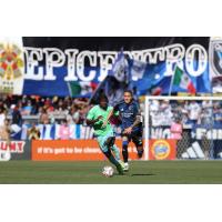 San Jose Earthquakes forward Benji Kikanović (right) vs. Seattle Sounders FC