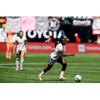 Seattle Reign FC forward Nérilia Mondésir