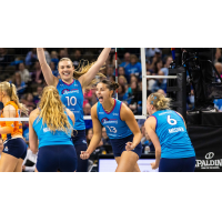 Omaha Supernovas opposite hitter Merritt Beason (13)