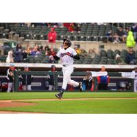 George Lombard, Jr. of the Somerset Patriots trots home