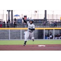 Coby Morales rounds the bases for the Somerset Patriots