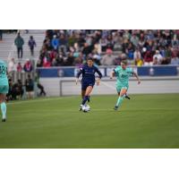 Ryan Williams of the North Carolina Courage with possession against the Kansas City Current