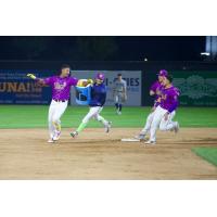 Tri-City Dust Devils, as the Viñeros, chase down Randy De Jesus