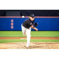 Syracuse Mets pitcher Jonathan Pintaro delivers
