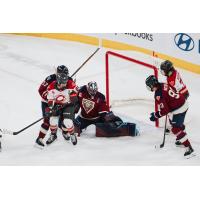 Ottawa Charge look for a score against the Montréal Victoire