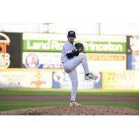 Somerset Patriots pitcher Kyle Carr