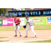 Lincoln Saltdogs outfielder Connor Bagnieski on first against the Kane County Cougars