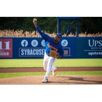 Syracuse Mets pitcher Xzavion Curry