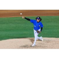 Biloxi Shuckers pitcher Stiven Cruz