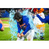 Syracuse Mets douse Yonny Hernández