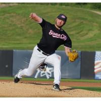Sioux City Explorers pitcher Zach Willeman
