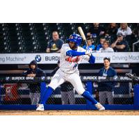 Syracuse Mets'  Yonny Hernández at bat