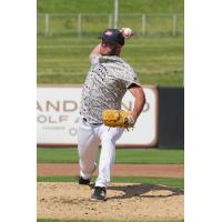 Sioux City Explorers pitcher Zach Willeman
