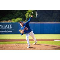 Syracuse Mets pitcher Zach Thornton