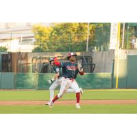 Lincoln Saltdogs throw to first