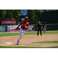 Ray-Patrick Didder of the Winnipeg Goldeyes rounds third