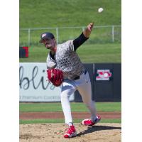 Sioux City Explorers pitcher Josh Landry