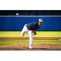 Syracuse Mets pitcher Jonah Tong delivers