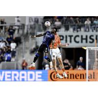 San Jose Earthquakes and Houston Dynamo FC in action