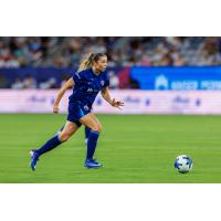 San Diego Wave FC midfielder Laila Harbert