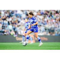 Reign FC midfielder Angharad James-Turner